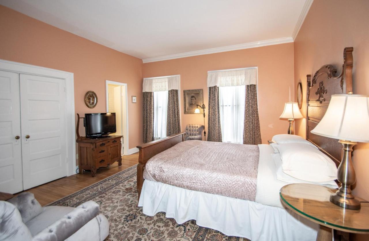 Inn Looking Glass 3*